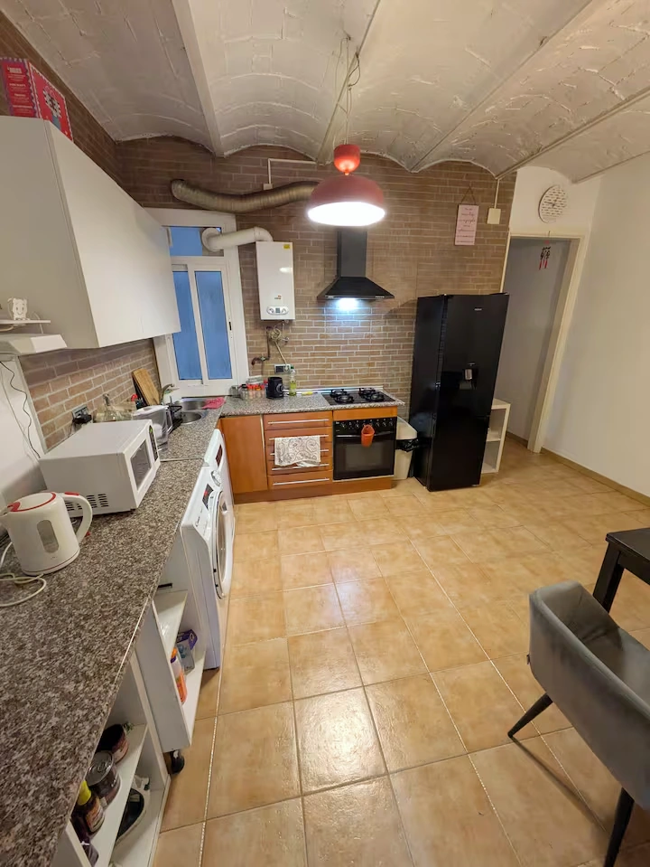 Kitchen appliances and cooking space